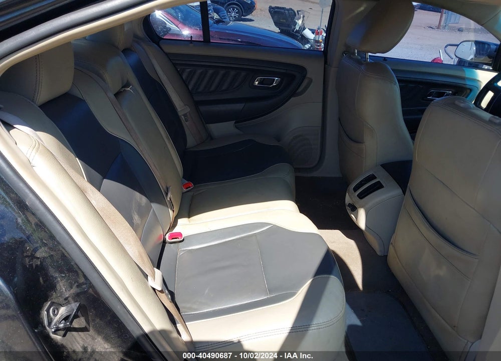 2010 FORD TAURUS VIN: 1FAHP2HW3AG110395
