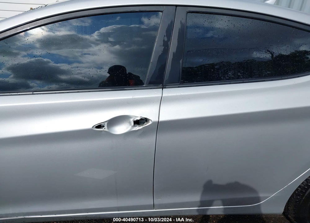 2016 HYUNDAI ELANTRA VIN: KMHDH4AE8GU479150