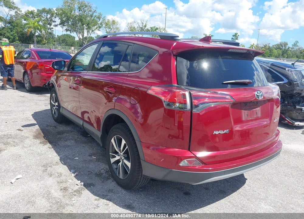 2018 TOYOTA RAV4 XLE VIN: 2T3WFREV7JW446564