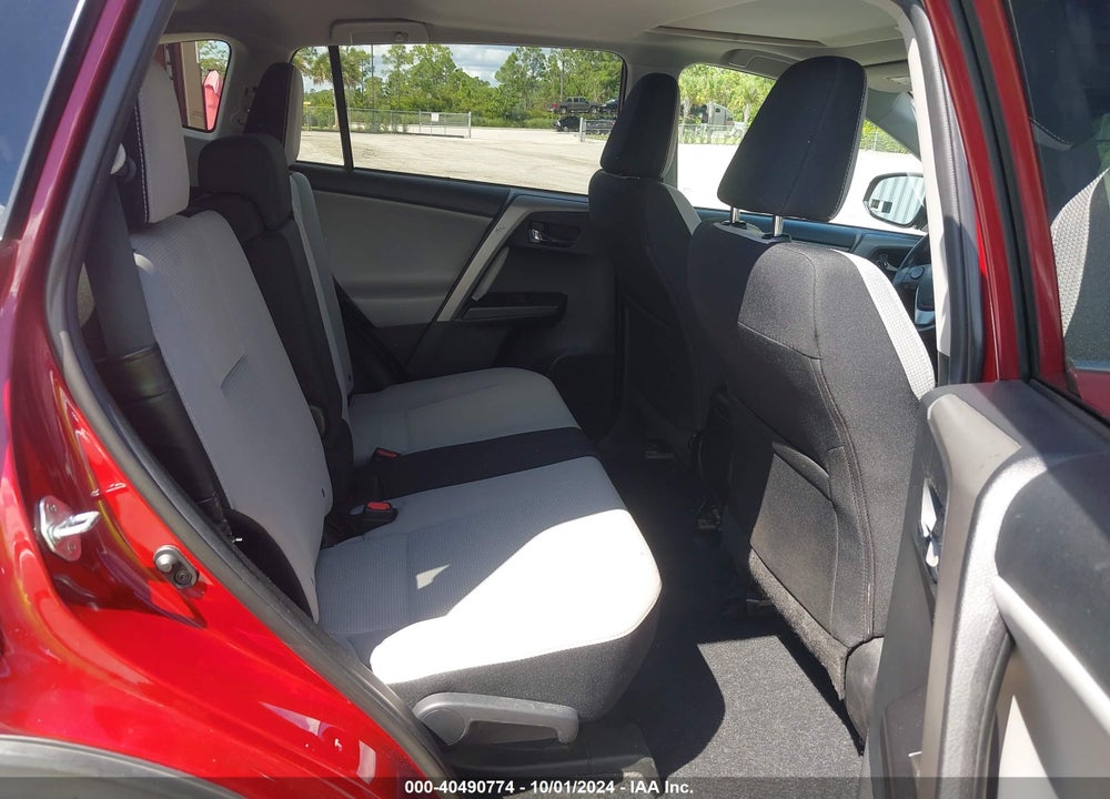 2018 TOYOTA RAV4 XLE VIN: 2T3WFREV7JW446564