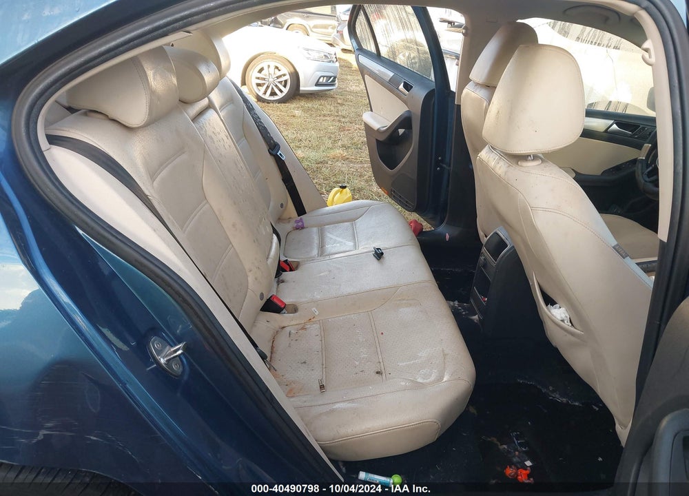 2017 VOLKSWAGEN JETTA 1.4T SE VIN: 3VWDB7AJ7HM387356