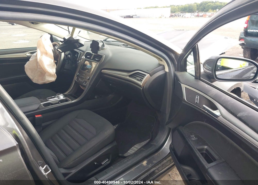 2019 FORD FUSION SE VIN: 3FA6P0HD1KR131878