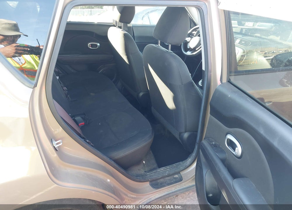 2015 KIA SOUL VIN: KNDJN2A28F7188641