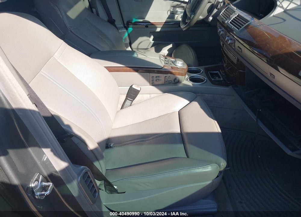 2006 BMW 750LI VIN: WBAHN83576DT62528