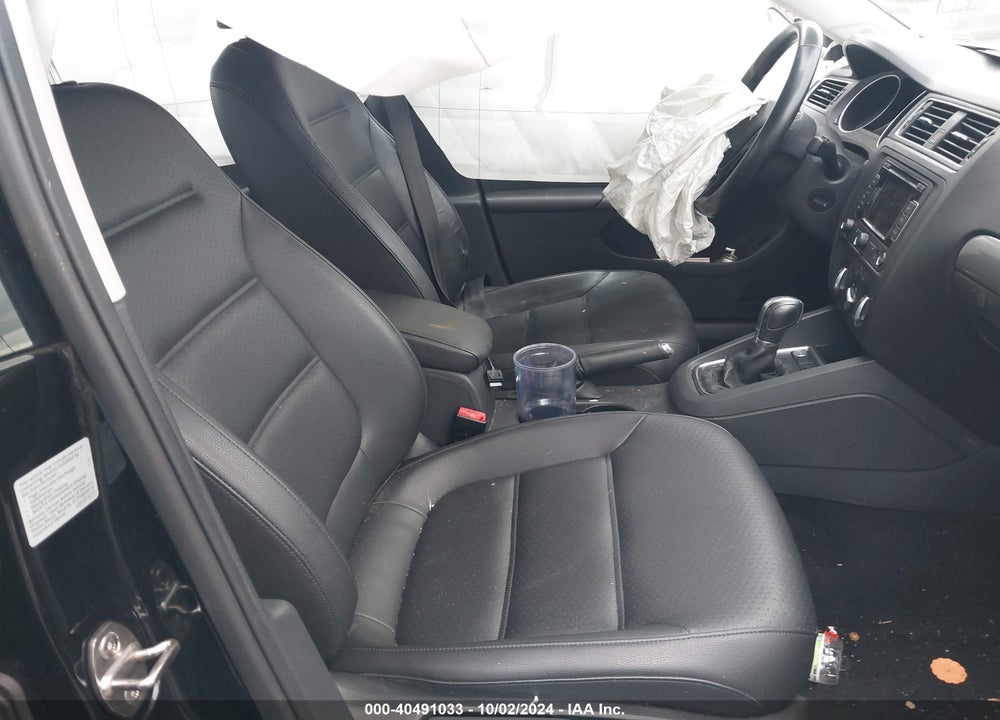 2015 VOLKSWAGEN JETTA 1.8T SE VIN: 3VWD17AJ3FM317644