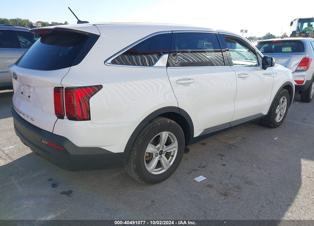 2021 KIA SORENTO LX VIN: 5XYRG4LC8MG001235