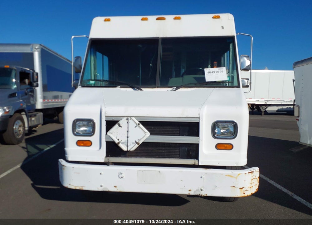 1997 FREIGHTLINER CHASSIS M LINE WALK-IN VAN VIN: 4UZA4FF45VC868745