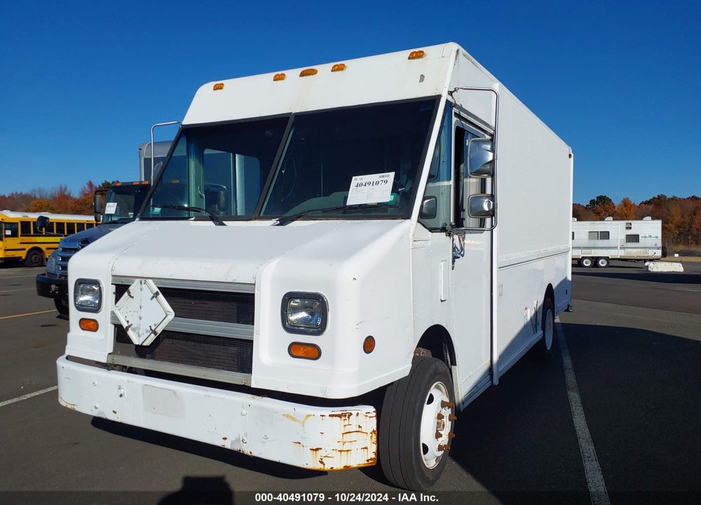 1997 FREIGHTLINER CHASSIS M LINE WALK-IN VAN VIN: 4UZA4FF45VC868745