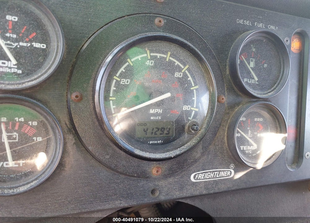 1997 FREIGHTLINER CHASSIS M LINE WALK-IN VAN VIN: 4UZA4FF45VC868745