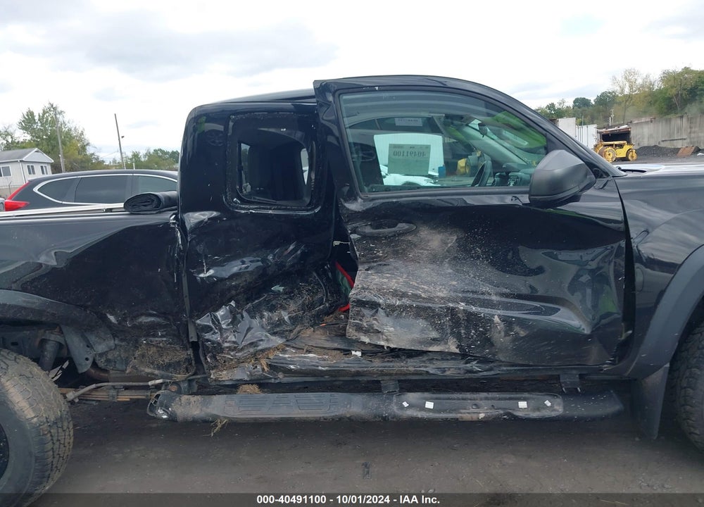 2019 TOYOTA TACOMA SR V6 VIN: 5TFSZ5ANXKX194357