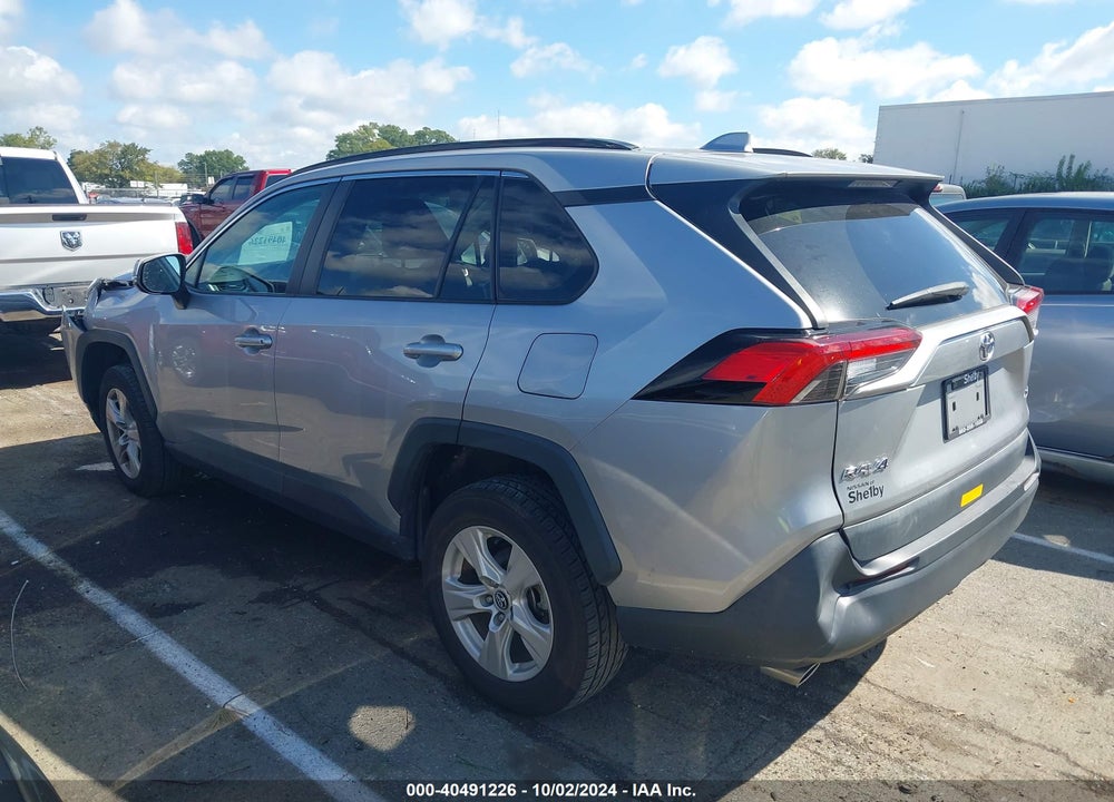 2021 TOYOTA RAV4 XLE VIN: 2T3W1RFV6MW117095