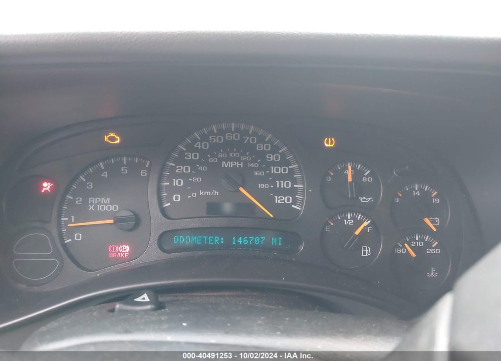 2005 CHEVROLET TAHOE LS VIN: 1GNEK13T35J164931