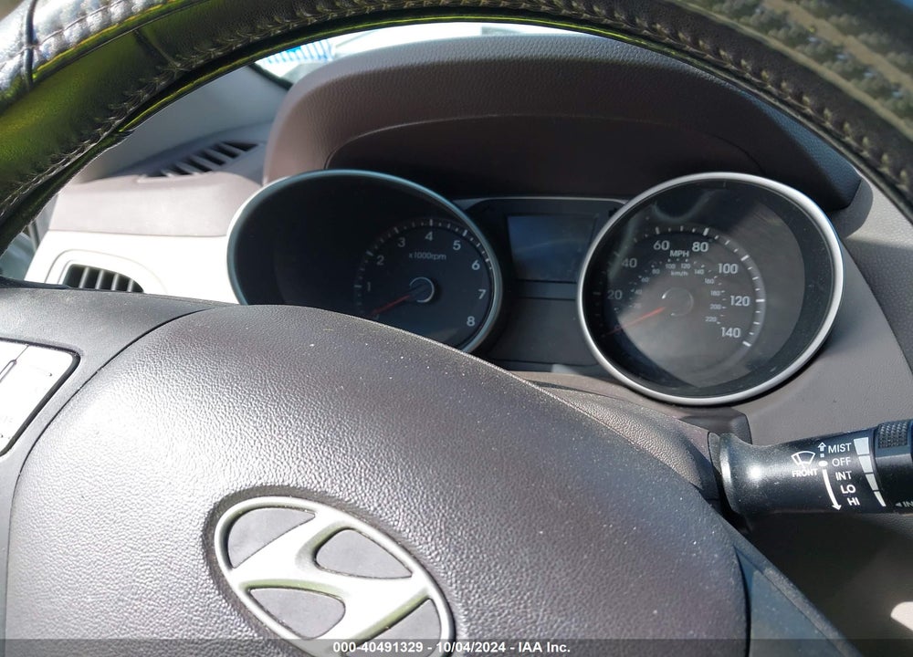 2011 HYUNDAI TUCSON LIMITED VIN: KM8JU3AC0BU222578