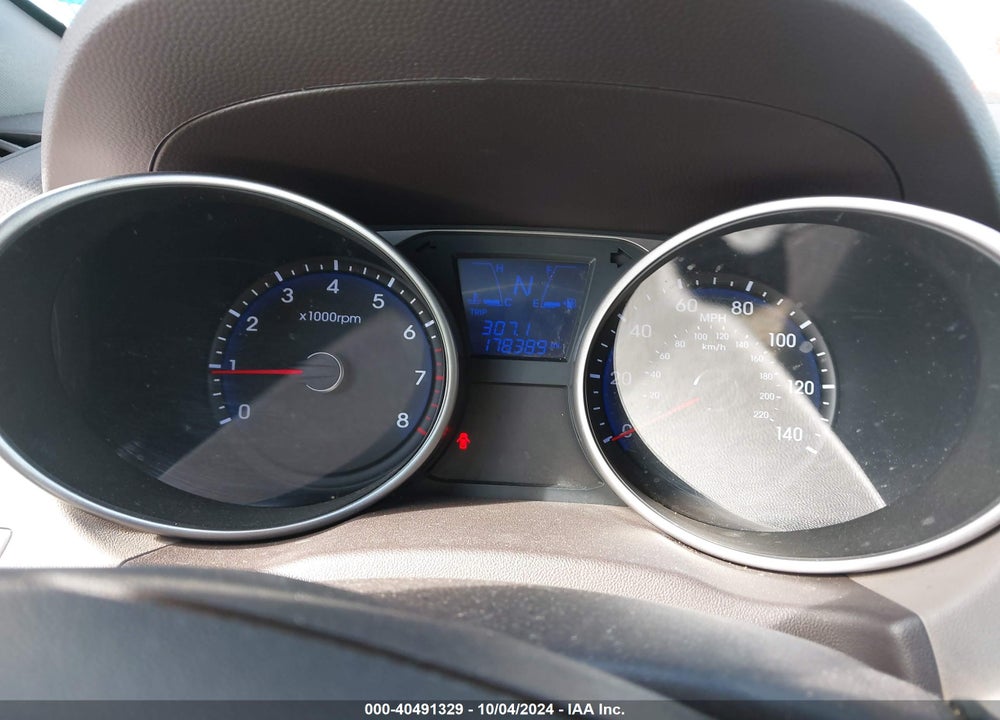 2011 HYUNDAI TUCSON LIMITED VIN: KM8JU3AC0BU222578