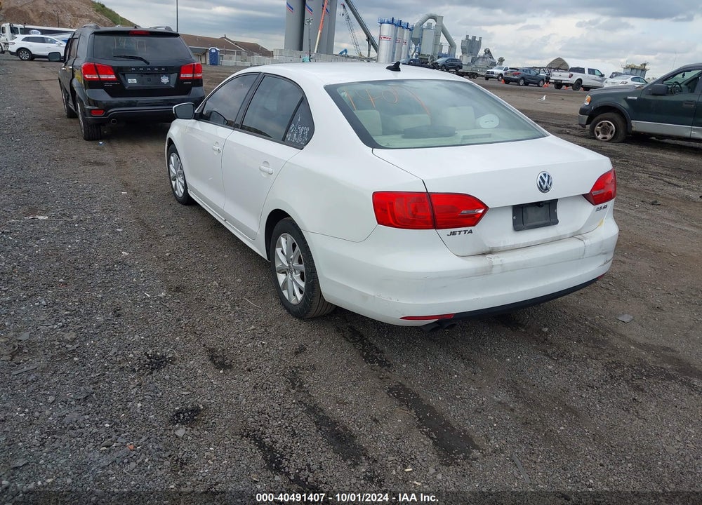2011 VOLKSWAGEN JETTA 2.5L SE VIN: 3VWDX7AJ0BM329744