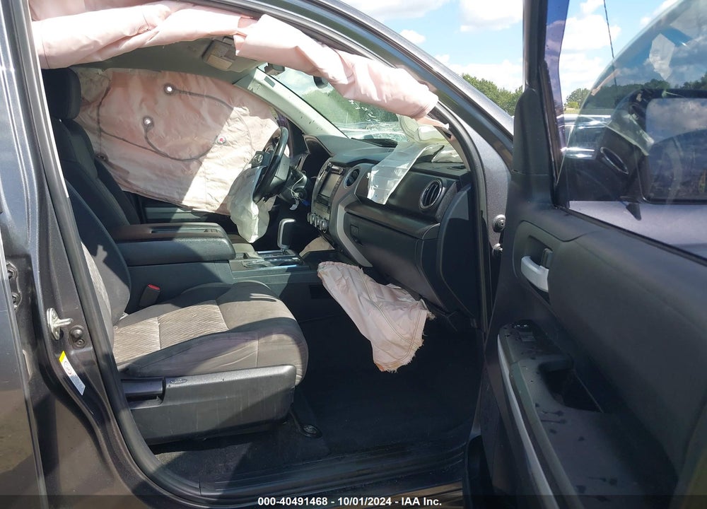 2019 TOYOTA TUNDRA SR5 5.7L V8 VIN: 5TFUW5F11KX810518