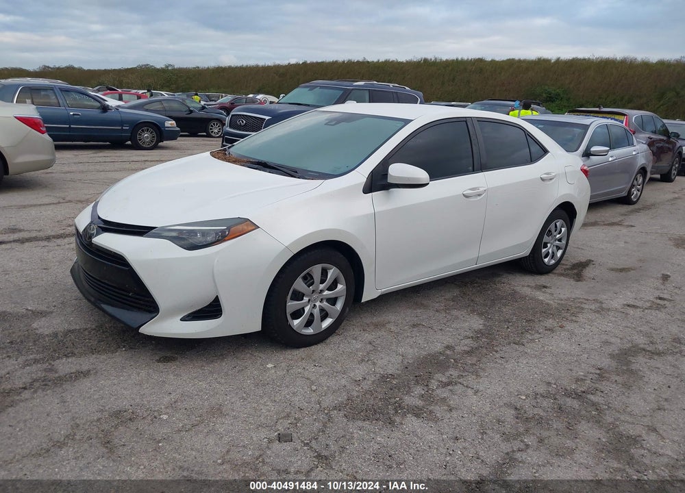 2017 TOYOTA COROLLA LE VIN: 5YFBURHE3HP706138