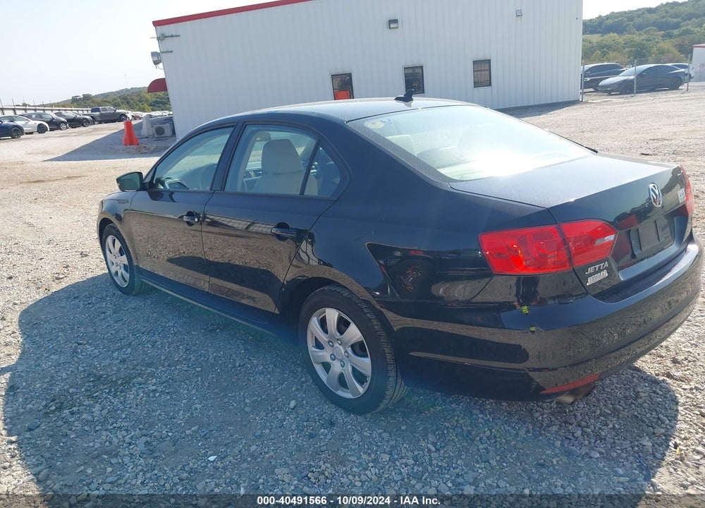 2014 VOLKSWAGEN JETTA 1.8T SE VIN: 3VWD07AJ4EM389017