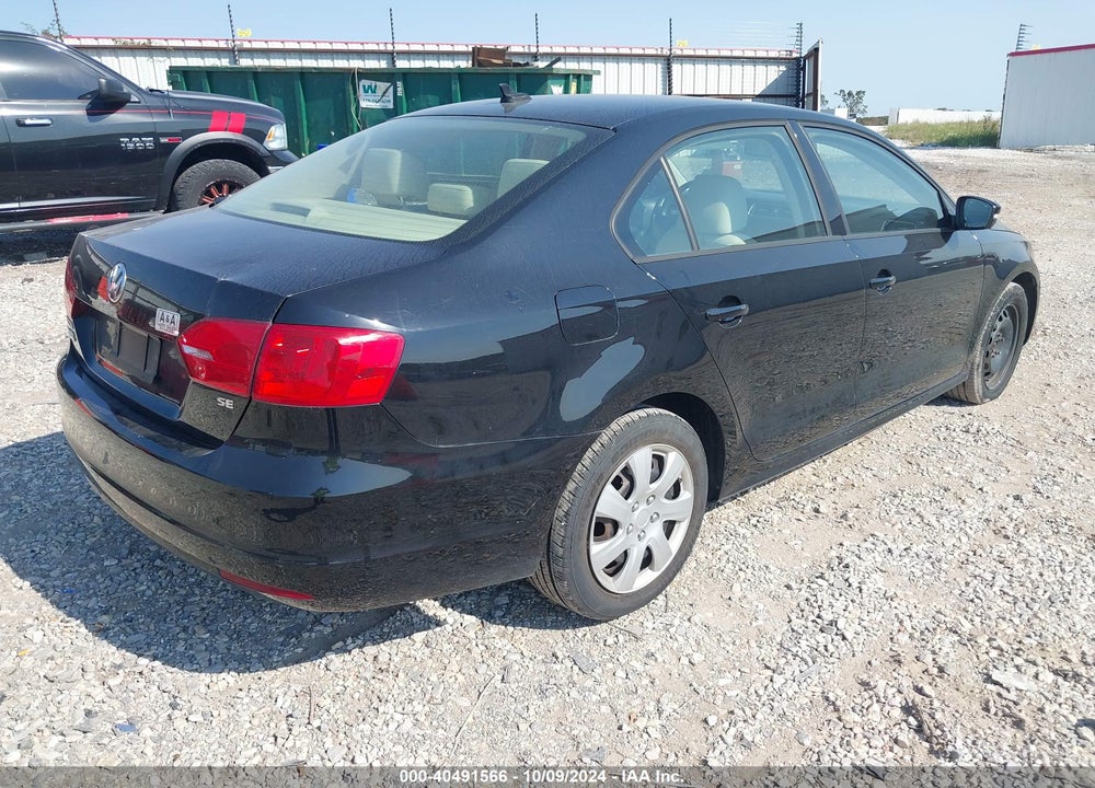 2014 VOLKSWAGEN JETTA 1.8T SE VIN: 3VWD07AJ4EM389017