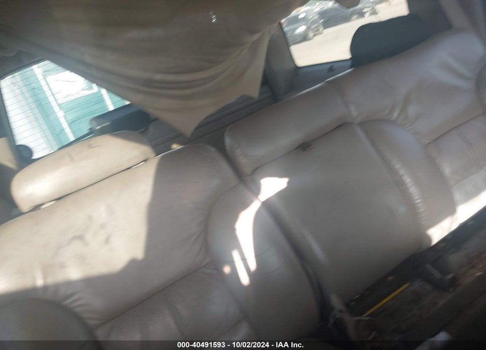 1998 CHEVROLET TAHOE LS VIN: 1GNEK13R1WJ302987