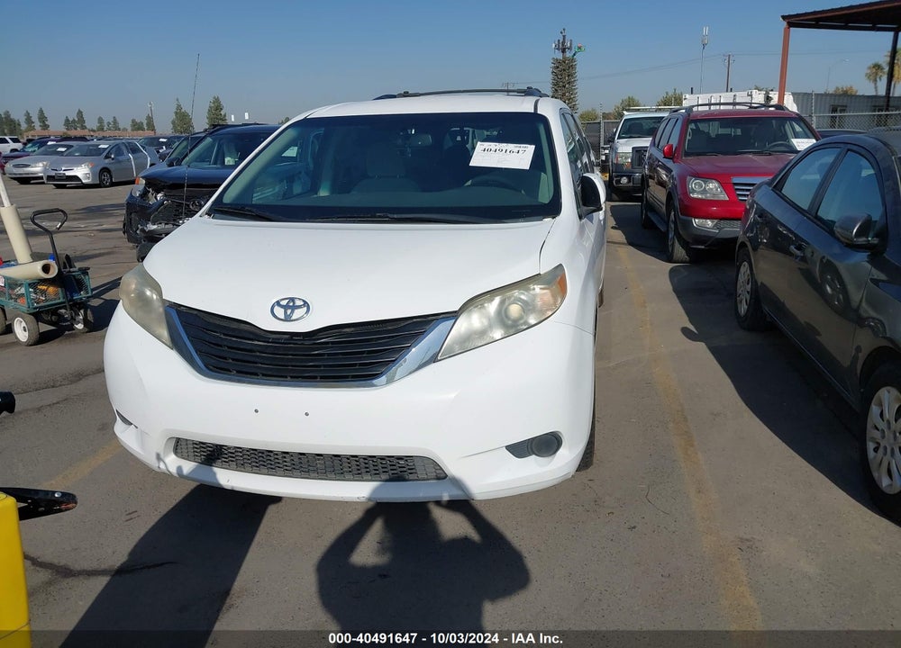 2013 TOYOTA SIENNA LE V6 8 PASSENGER VIN: 5TDKK3DCXDS299086