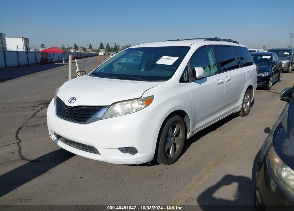 2013 TOYOTA SIENNA LE V6 8 PASSENGER VIN: 5TDKK3DCXDS299086