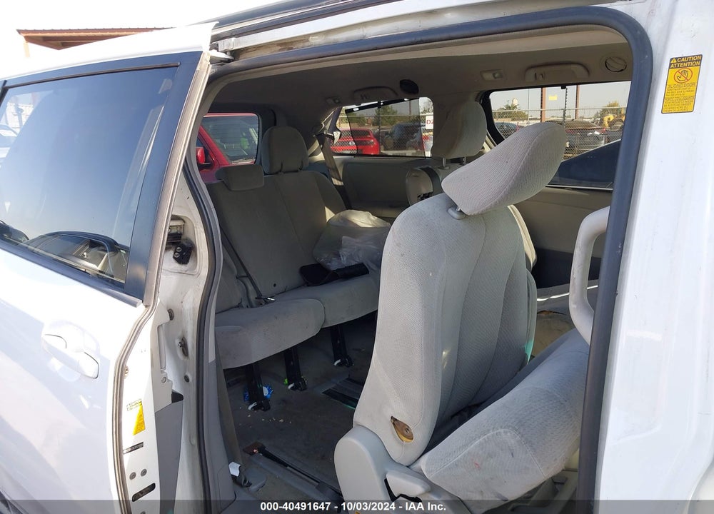 2013 TOYOTA SIENNA LE V6 8 PASSENGER VIN: 5TDKK3DCXDS299086