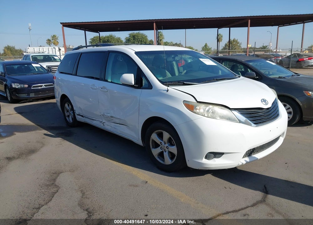 2013 TOYOTA SIENNA LE V6 8 PASSENGER VIN: 5TDKK3DCXDS299086
