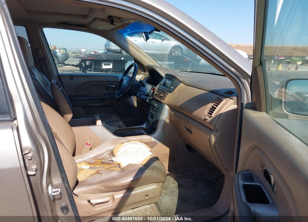 2005 HONDA PILOT EX-L VIN: 5FNYF18545B059813