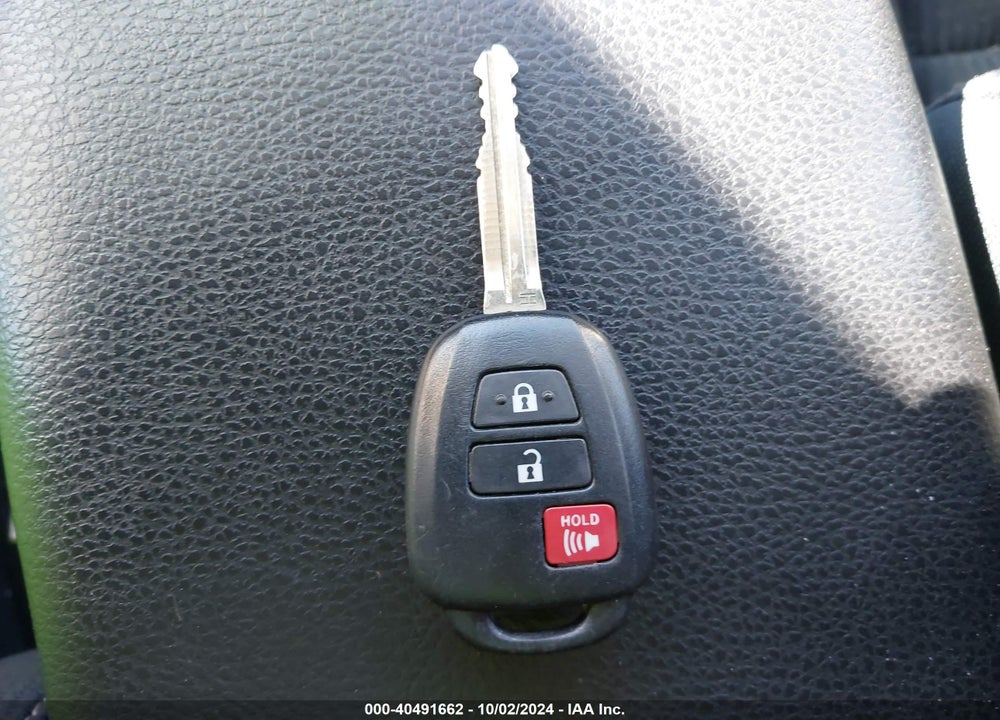2014 TOYOTA RAV4 XLE VIN: 2T3RFREV5EW131717