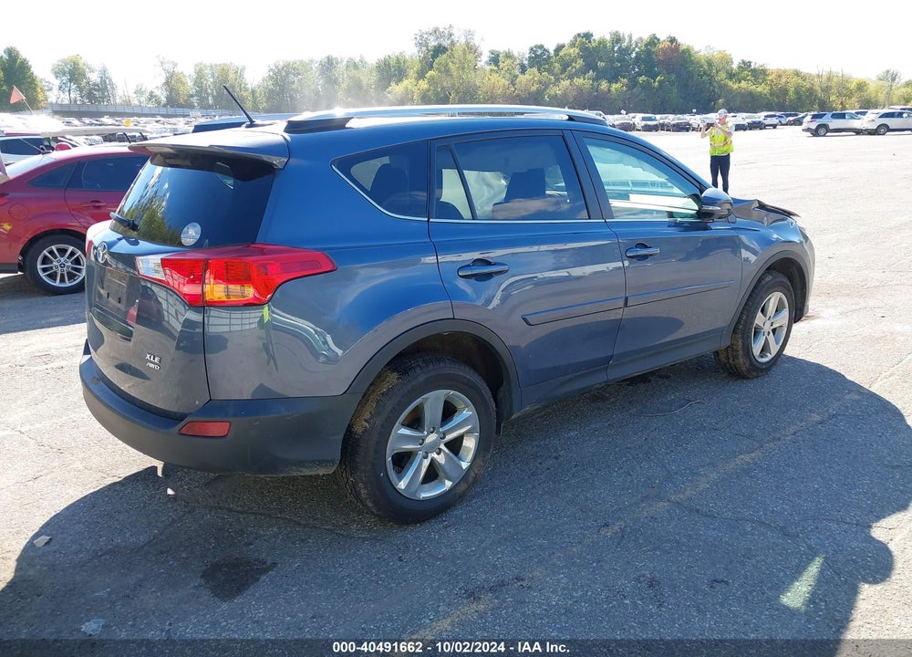 2014 TOYOTA RAV4 XLE VIN: 2T3RFREV5EW131717