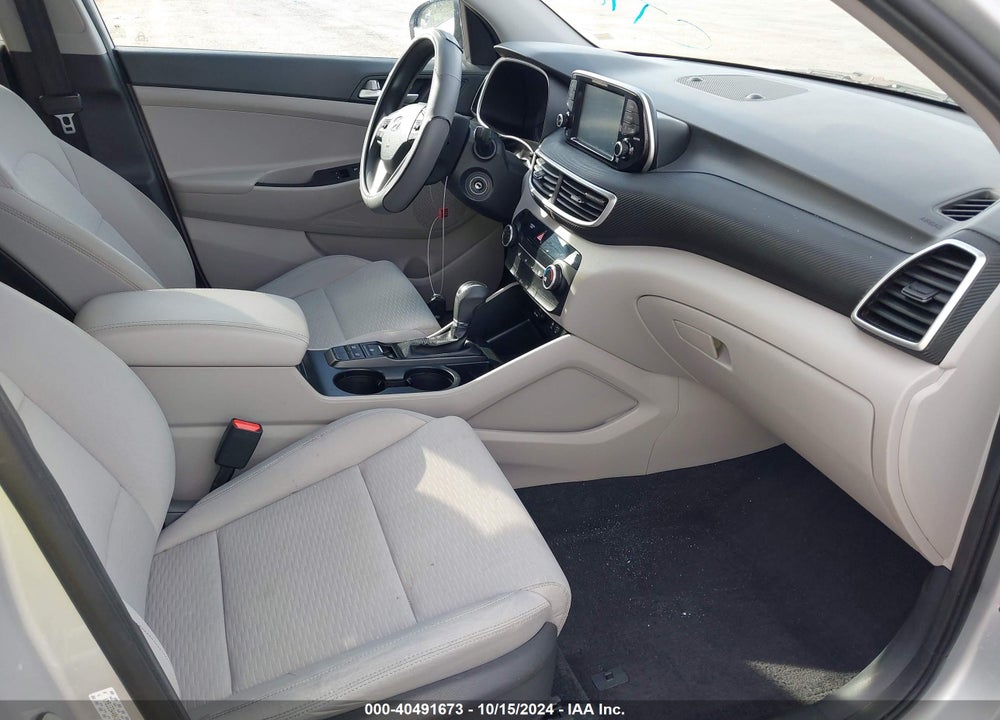 2019 HYUNDAI TUCSON SE VIN: KM8J23A40KU843995