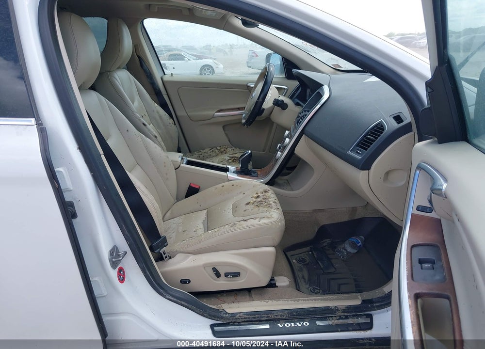 2016 VOLVO XC60 T5 PREMIER VIN: YV4612RK4G2887539