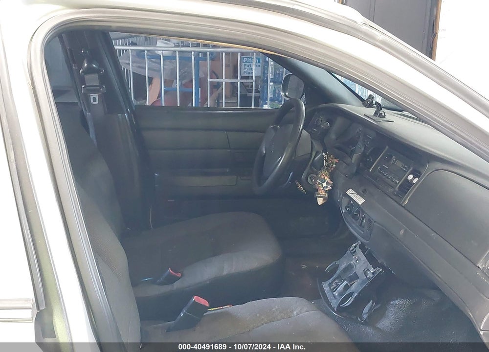 2009 FORD CROWN VICTORIA POLICE/POLICE INTERCEPTOR VIN: 2FAHP71V99X117808