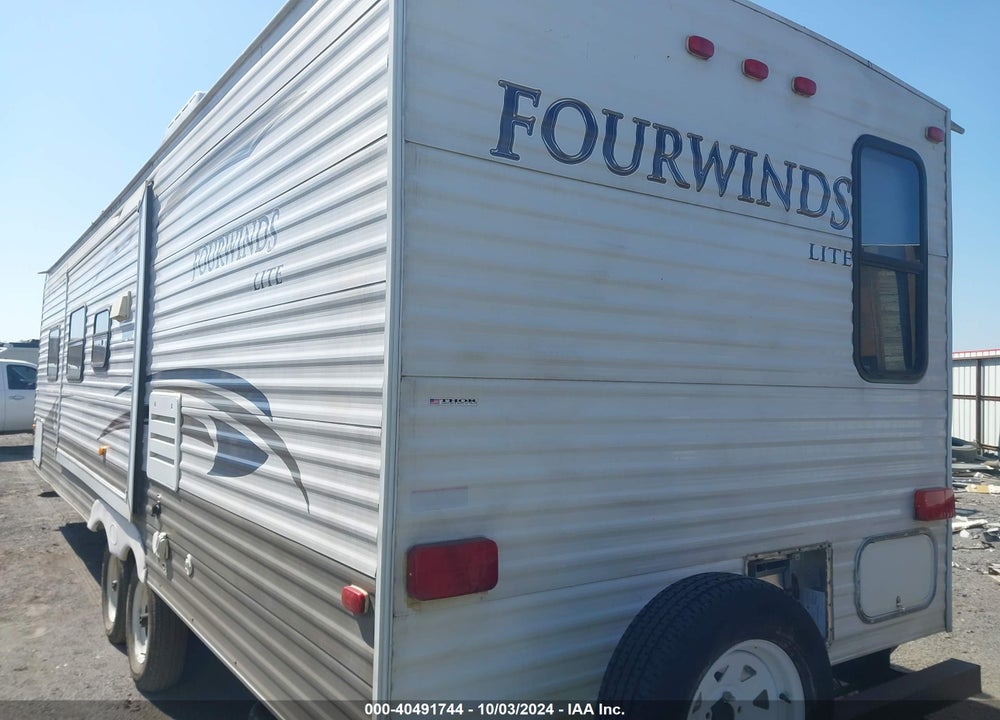 2011 FOUR WINDS LIGHT TRAV VIN: 47CTF3P23BM440194