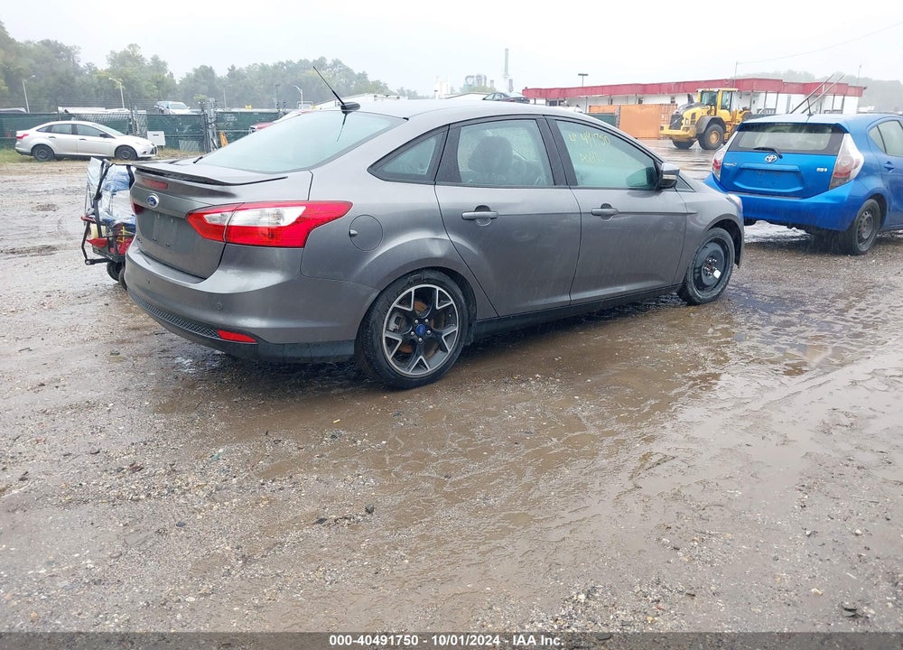 2014 FORD FOCUS SE VIN: 1FADP3F25EL141570