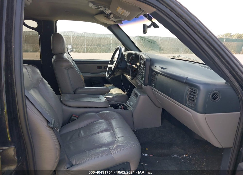2001 CHEVROLET SUBURBAN 1500 LT VIN: 3GNFK16T81G139969