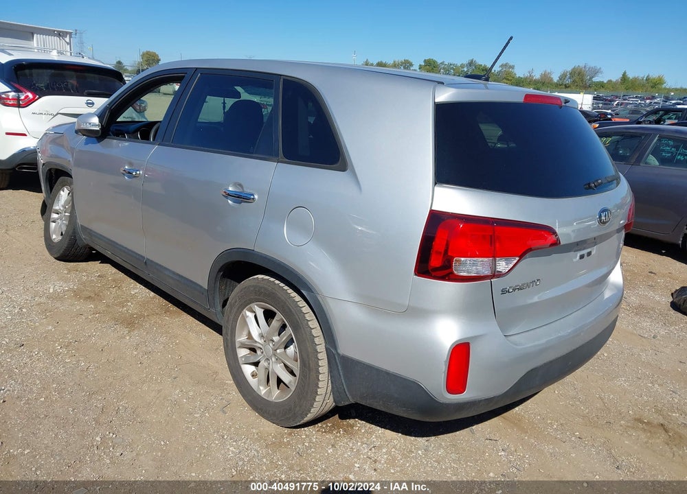 2015 KIA SORENTO LX VIN: 5XYKT3A65FG612895