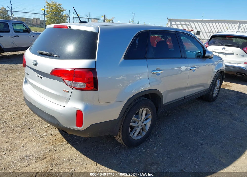 2015 KIA SORENTO LX VIN: 5XYKT3A65FG612895