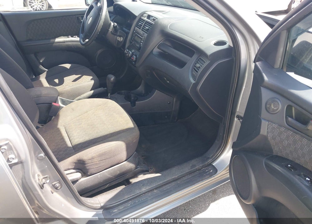 2008 KIA SPORTAGE VIN: KNDJF724287459206