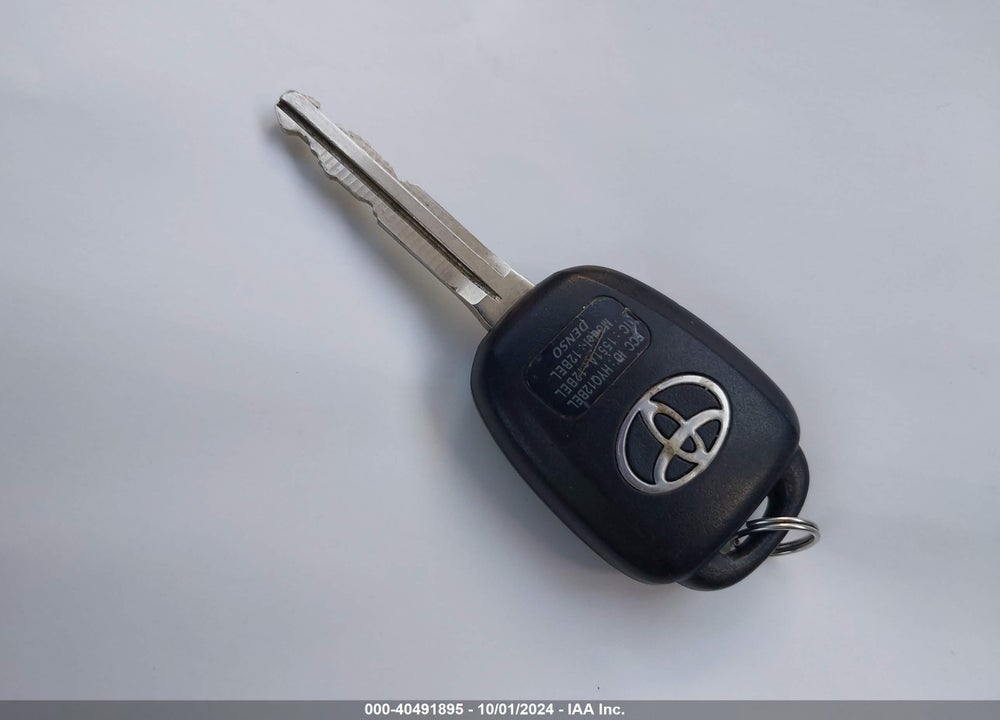 2015 TOYOTA COROLLA LE VIN: 2T1BURHE2FC443105