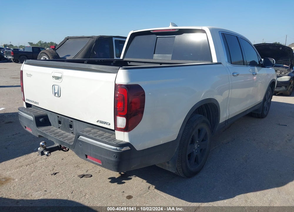 2017 HONDA RIDGELINE RTL-E VIN: 5FPYK3F75HB034894