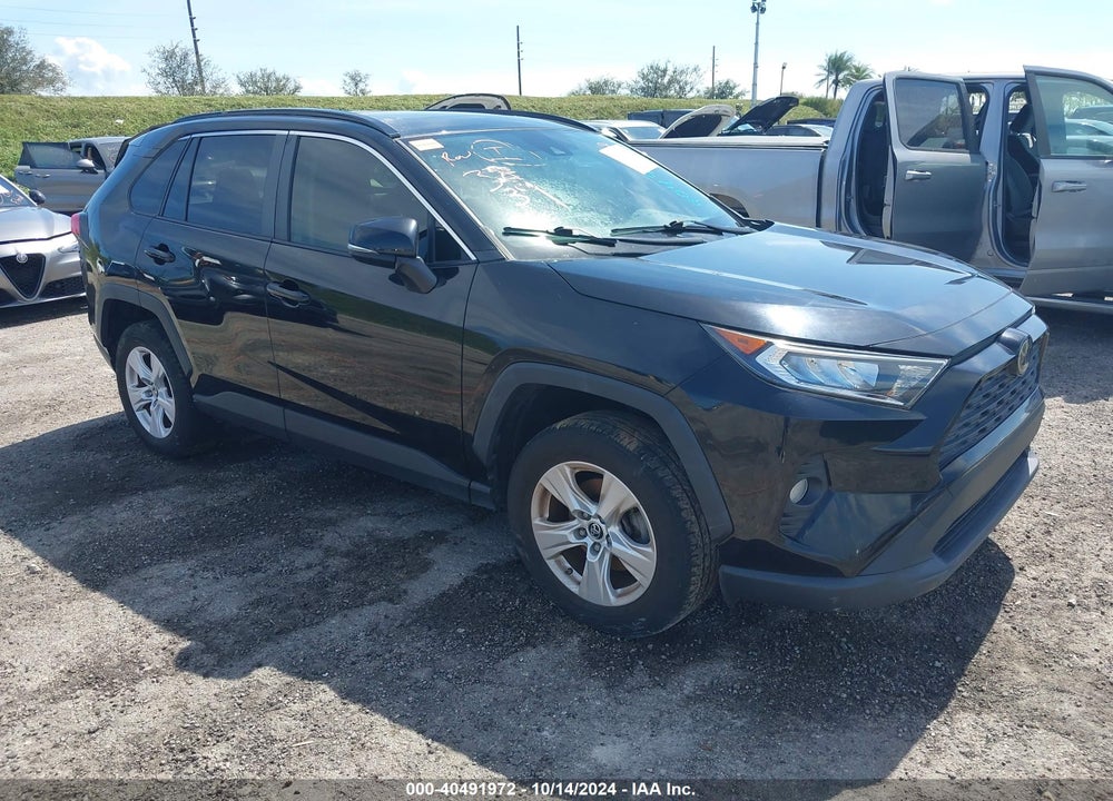 2019 TOYOTA RAV4 XLE VIN: JTMW1RFV4KD030953