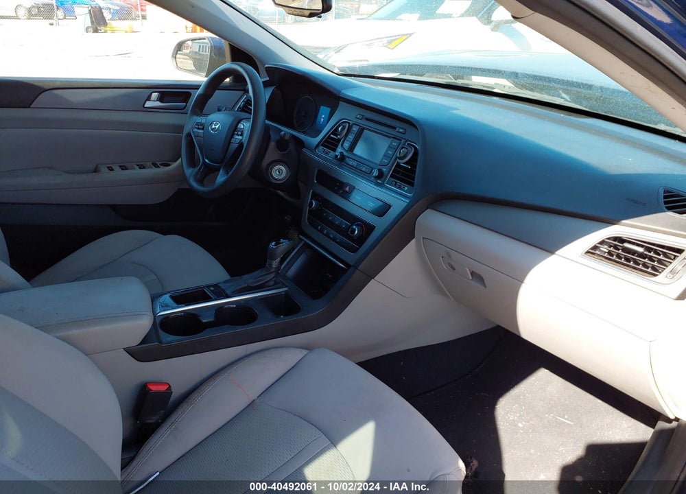 2015 HYUNDAI SONATA SE VIN: 5NPE24AF8FH156812