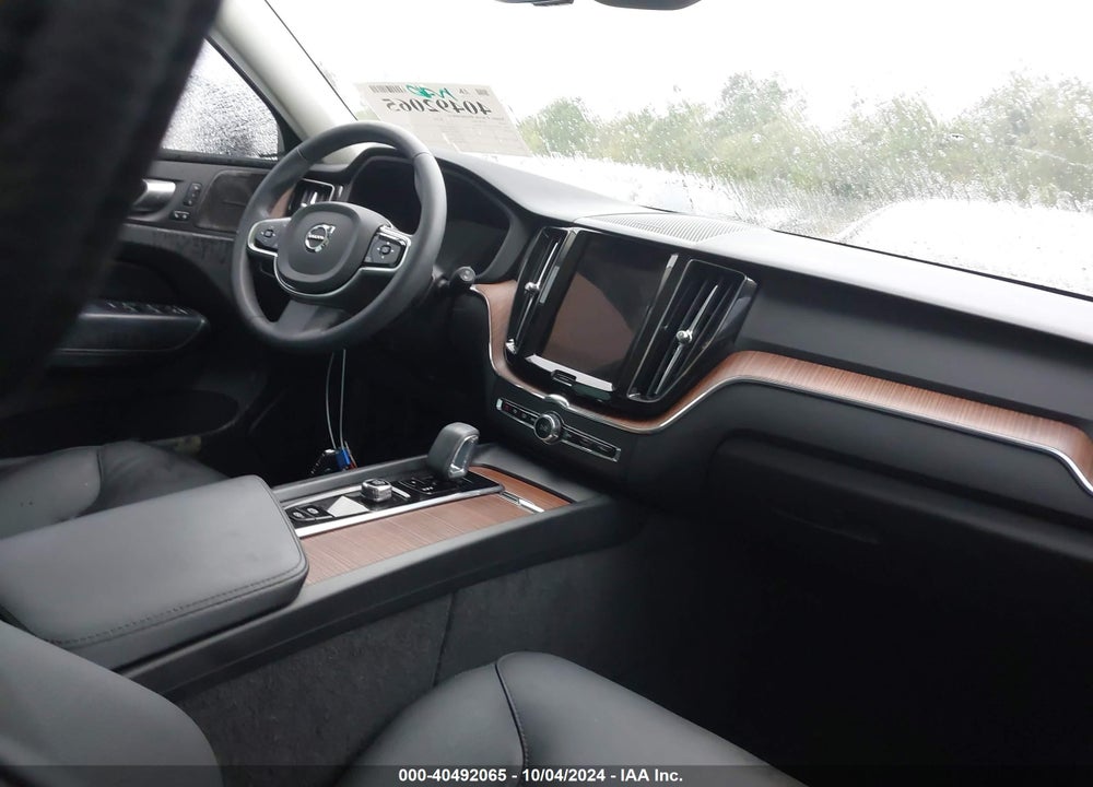 2024 VOLVO XC60 VIN: YV4L12RL8R1744971