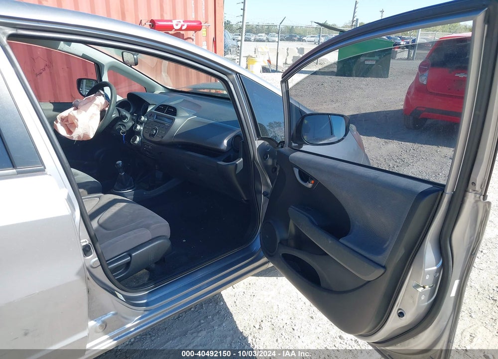 2010 HONDA FIT VIN: JHMGE8G25AS001476