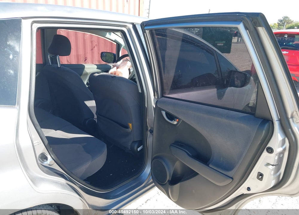 2010 HONDA FIT VIN: JHMGE8G25AS001476