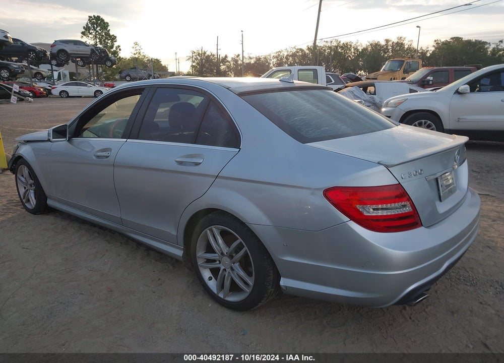 2012 MERCEDES-BENZ C 300 LUXURY 4MATIC/SPORT 4MATIC VIN: WDDGF8BB8CR228652