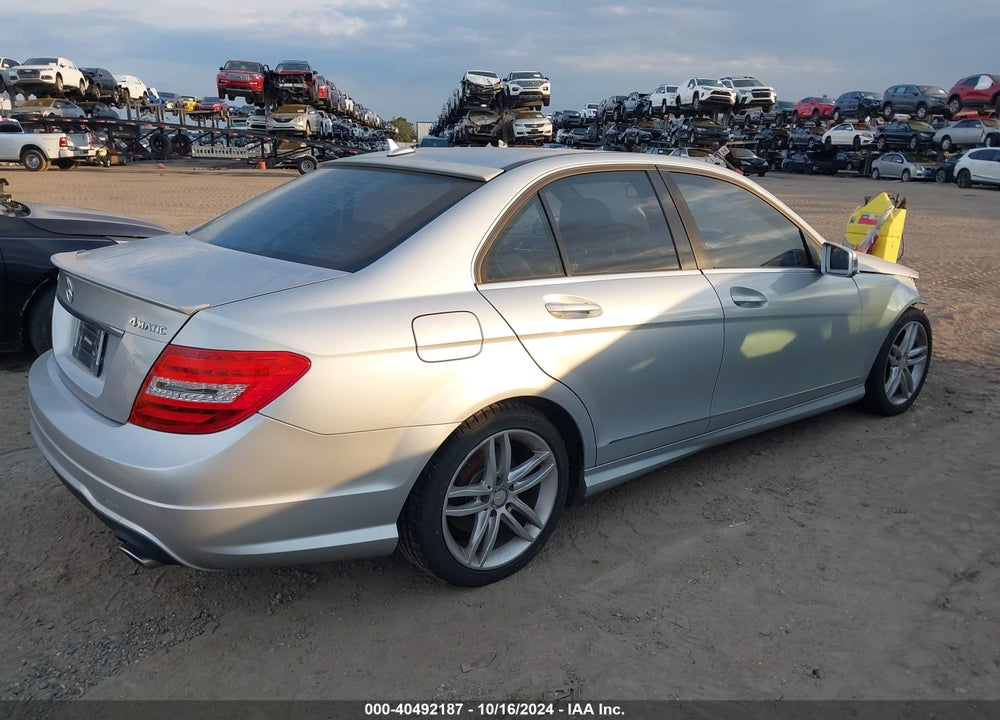 2012 MERCEDES-BENZ C 300 LUXURY 4MATIC/SPORT 4MATIC VIN: WDDGF8BB8CR228652