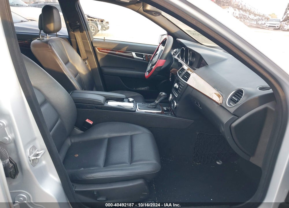2012 MERCEDES-BENZ C 300 LUXURY 4MATIC/SPORT 4MATIC VIN: WDDGF8BB8CR228652
